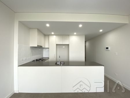 Near New Luxury Apartment in Holroyd Garden - Photo 3