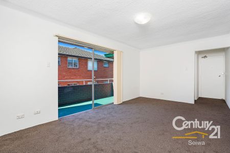 Updated Apartment in Prime Location ** Available 20/12/25 ** - Photo 2