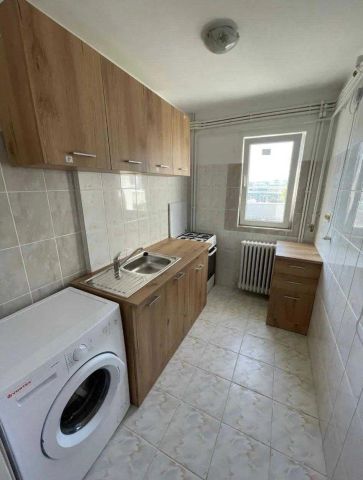 Apartament cu 2 camere, etajul 2/4, zona Podu Ros - Photo 3