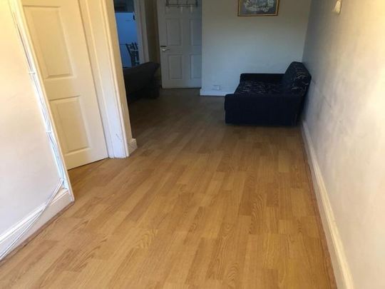 1 Bed Flat, Gordon Road, IG1 - Photo 1
