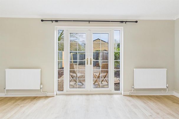 3 bedroom terraced house to rent - Photo 1