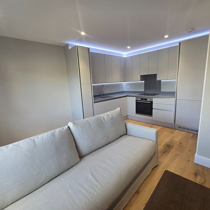 1 Bed Flat, East Sheen, SW14 - Photo 1