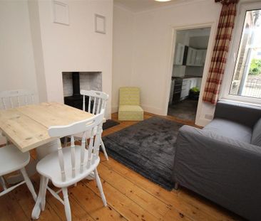 4 bedroom terraced house to rent - Photo 3