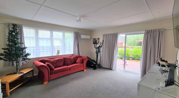 Packed With Pride On Parata - Photo 1