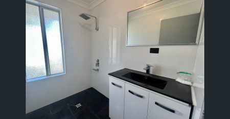 Neat & Comfortable Home in a Super Convenient Location! - Photo 5