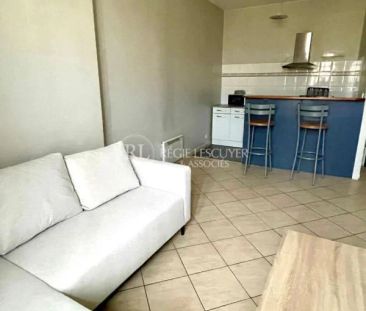 F2 MEUBLE rue Feuillat - Photo 1