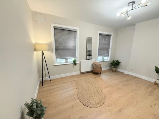 2 Bed Flat, Ulverscroft Road, SE22 - Photo 1