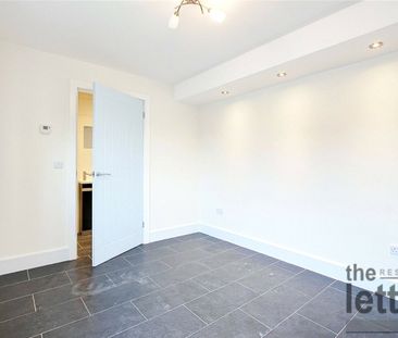 Burnt Farm Ride, Enfield, Middlesex, EN2 9AX - Photo 3