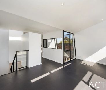 SYDNEY LIVING - Photo 1