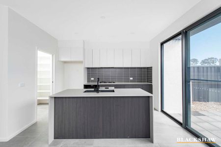 Three Bedroom Townhouse - Photo 3