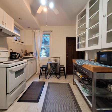 For Lease - 335 Palmerston Boulevard Unit# Back Studio Apartment, Toronto, Ontario - Photo 3