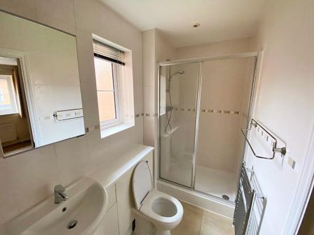 3 bedroom terraced house to rent - Photo 4