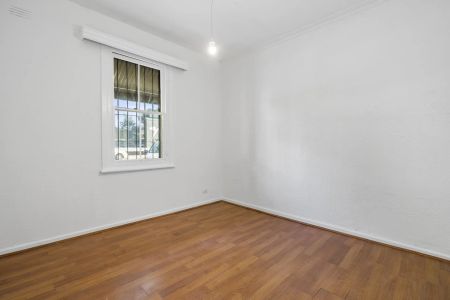 Charming Two-Bedroom Terrace in the Heart of Vibrant Victoria Street! - Photo 5