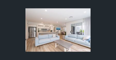 Luxury Lifestyle, Ideal Location - Photo 3