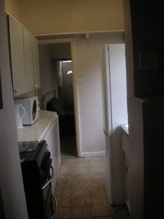 Student House 4 bed roomed available - Photo 2