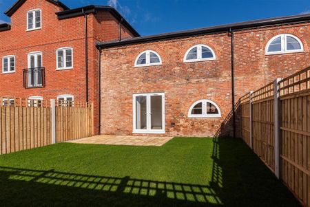 2 bedroom terraced house to rent - Photo 4