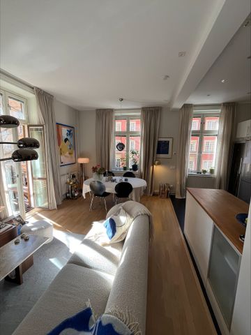 Nyrenoverad sekelskiftslägenhet centralt belägen vid Nytorget, Södermalm. - Photo 4