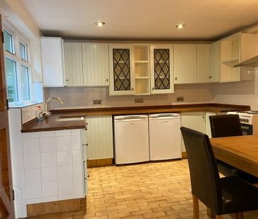 22 Arthur Street, Hillsborough, BT26 6AP - Photo 3