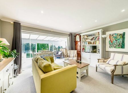 River Bank - Photo 3