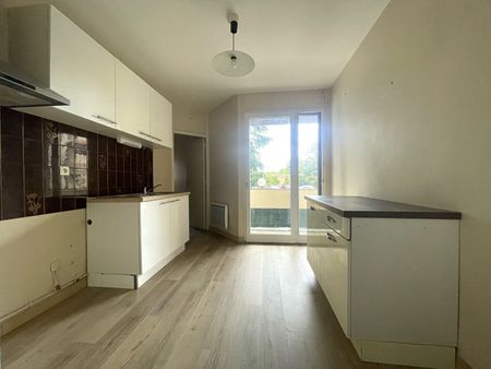 Location Appartement 4 pièces 83m² - Photo 3