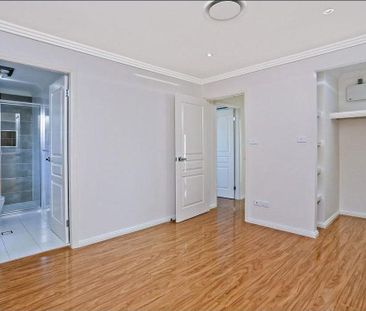 Stylish & Low-Maintenance 4-Bedroom Family Home - Photo 1