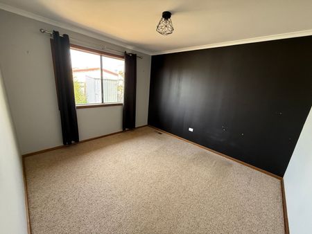 Home For Rent - Photo 4