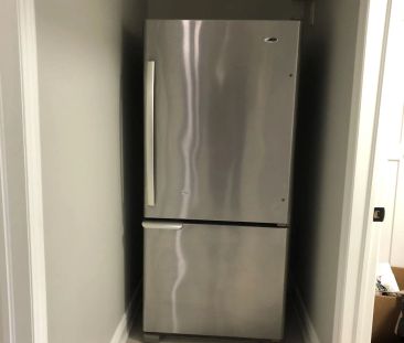 29 Woodcroft Crescent #Lower - Photo 2