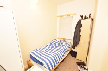 4 bedroom detached house to rent - Photo 5