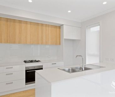 North Lakes Central Prestigious SoLa Complex 3 Bedroom Townhome - Photo 5