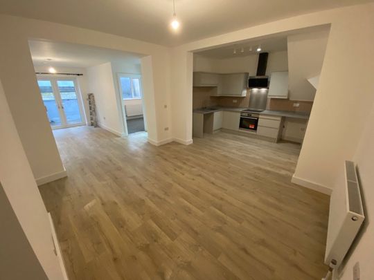 2 Bed Flat, Kinsale Road, BS14 - Photo 1