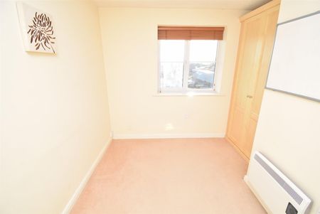 Spruce Court, Wakefield - Photo 3
