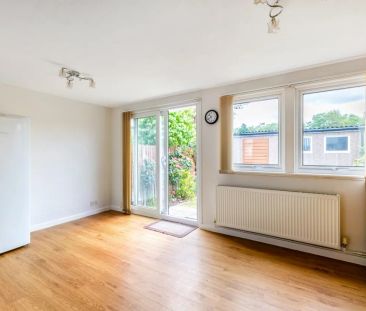 3 bedroom end of terrace house to rent - Photo 1