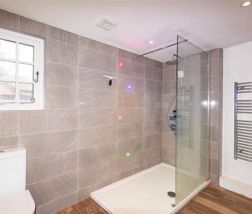 Studio to rent - Photo 6