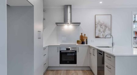 Brand New! - Photo 4