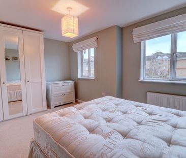 3 bedroom mid terraced house to rent - Photo 5