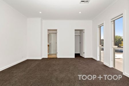 Sensational Lightsview Townhouse - Photo 5