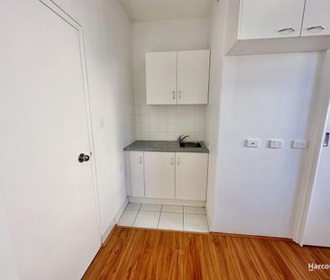 Modern One-Bedroom Studio in Ashfield... - Photo 3