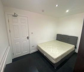 Room 4, Walsgrave Road, Coventry - Photo 2