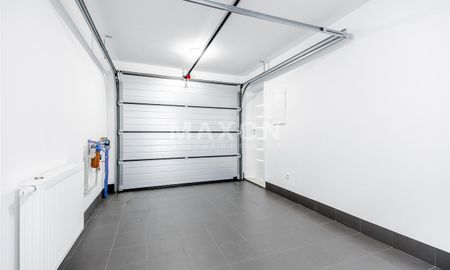 Warszawa, Wawer, ul. Henryka Łasaka - Photo 2