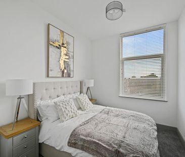 1 bedroom penthouse to rent - Photo 4