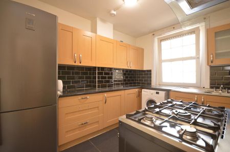 1 bedroom in a flat share to rent - Photo 4