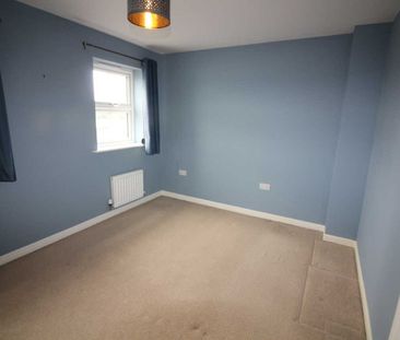 4 bed Town House - Photo 3