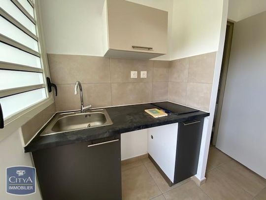 Location Appartement 1 pièce 22m² LE TAMPON 97430 - Photo 1