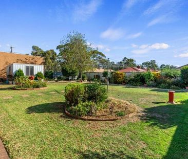 THREE BEDROOM HOME ! - Photo 2