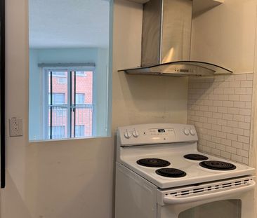 3470 Rue Simpson Montréal (Ville-Marie), QC H3G - Photo 6