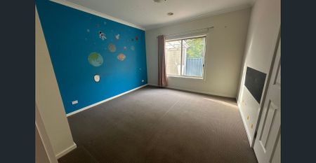 Charming 4-Bedroom Home Near Wyndham Village Shopping Centre! - Photo 4