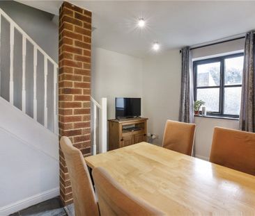 Well-presented 1 bedroom semi-detached property located in the popu... - Photo 1