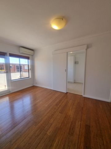 Outstanding position - Photo 3