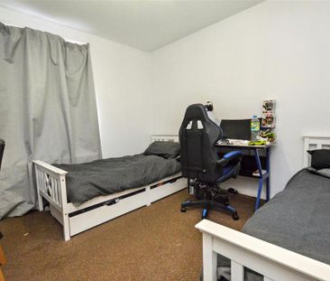 3 bedroom detached house to rent - Photo 5