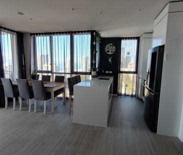 Broadbeach - Photo 1
